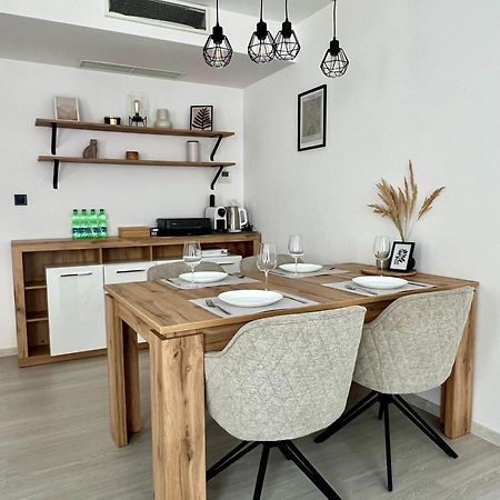 Skau Piano Family & Business Apartment Free Parking Bratislava Eksteriør bilde