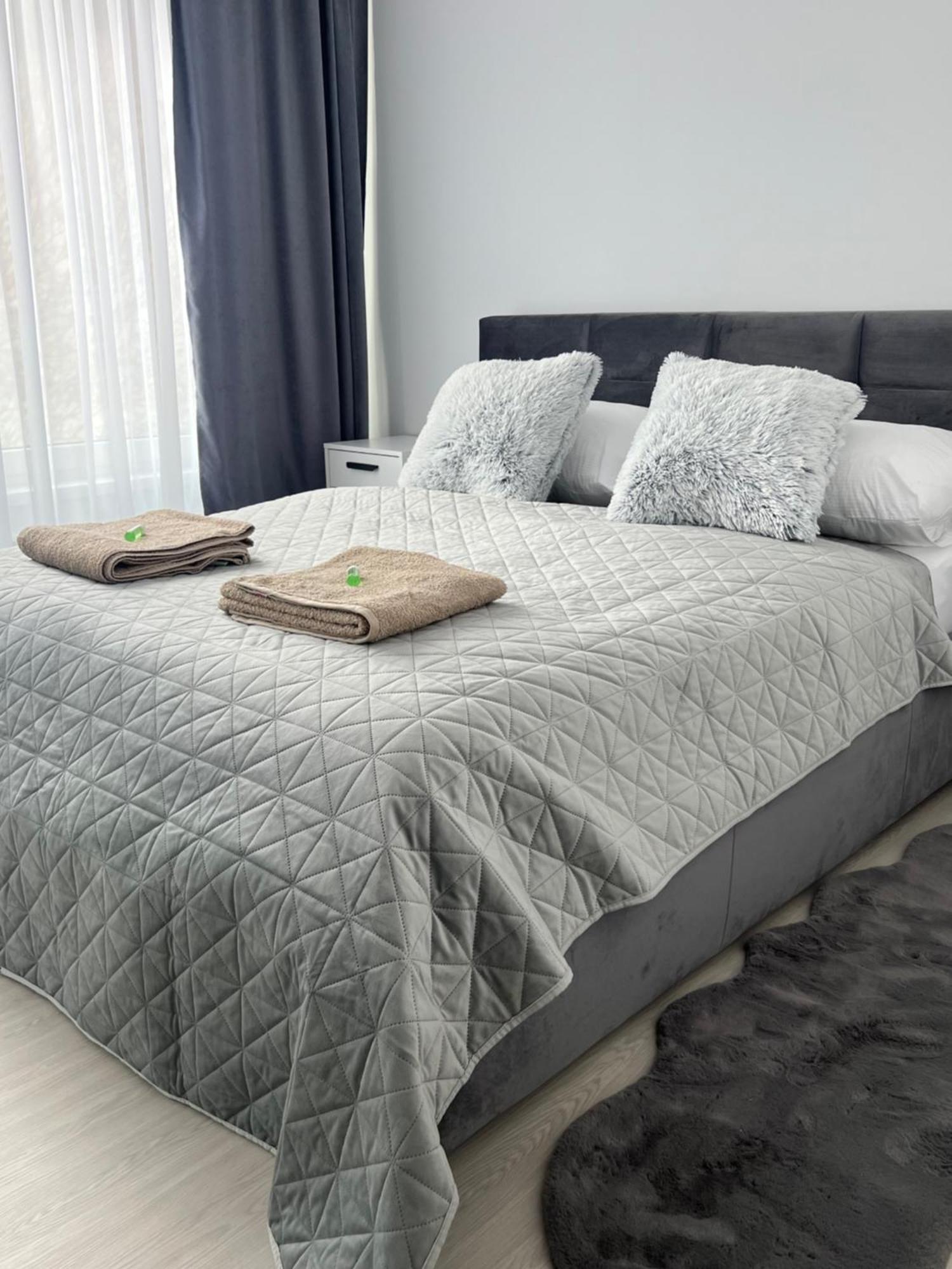 Skau Piano Family & Business Apartment Free Parking Bratislava Eksteriør bilde