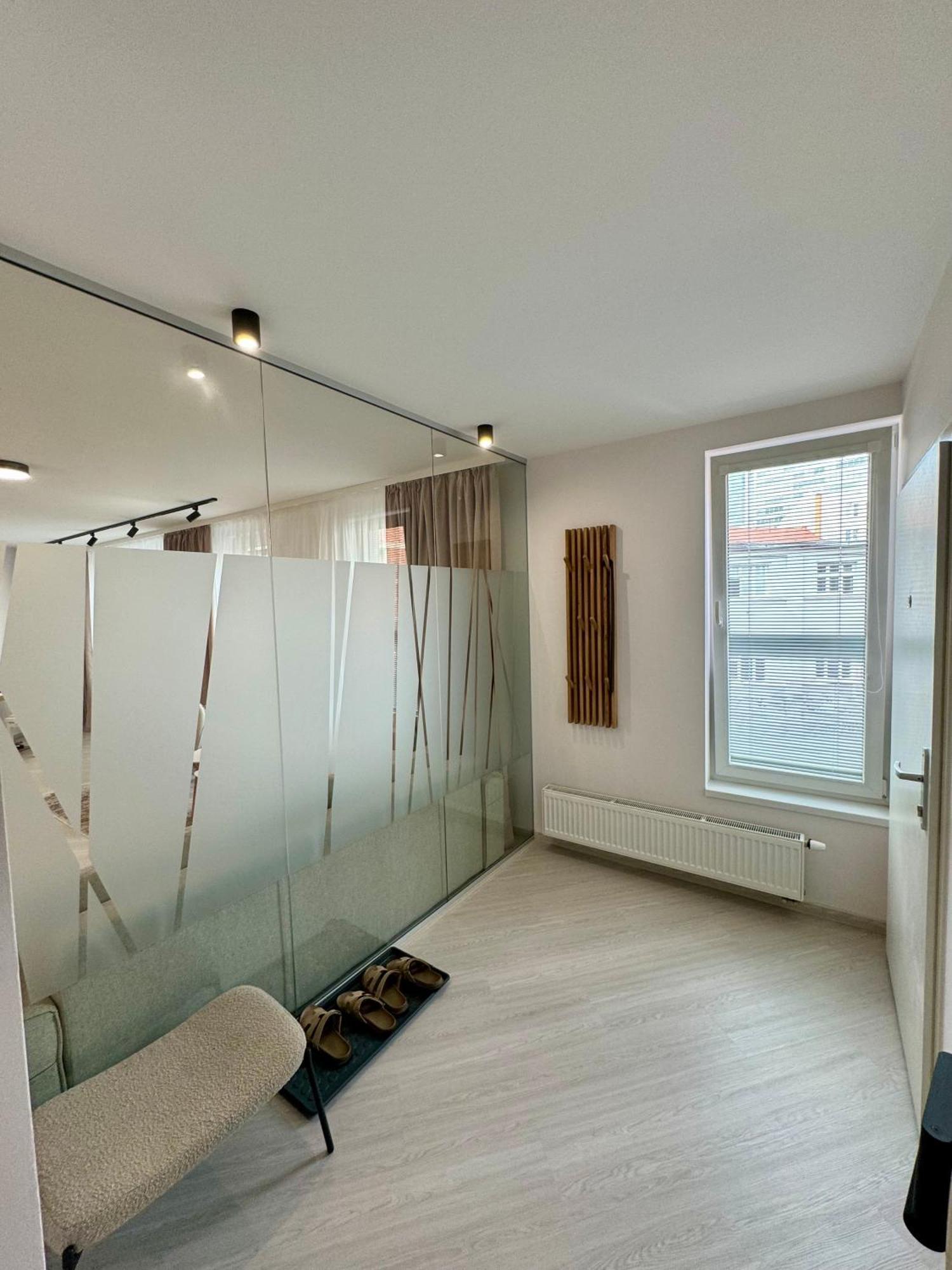 Skau Piano Family & Business Apartment Free Parking Bratislava Eksteriør bilde